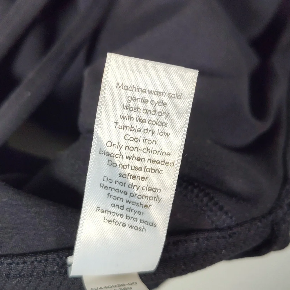 Athleta Hyper Focused black high‎ neck strappy sports bra M